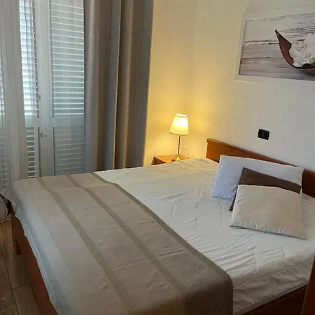 Apartments Vunic-2