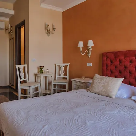 Bella & Stella Rooms-3