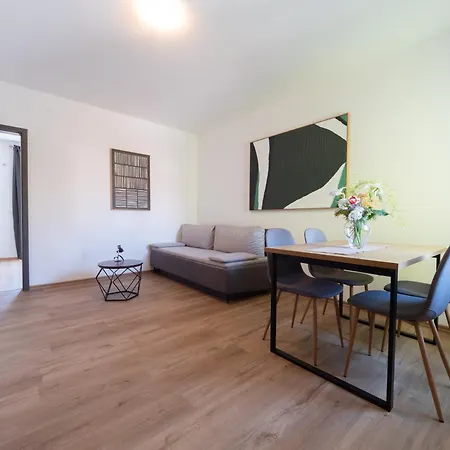 Cozy Apartment With Breakfast On Request 1-2