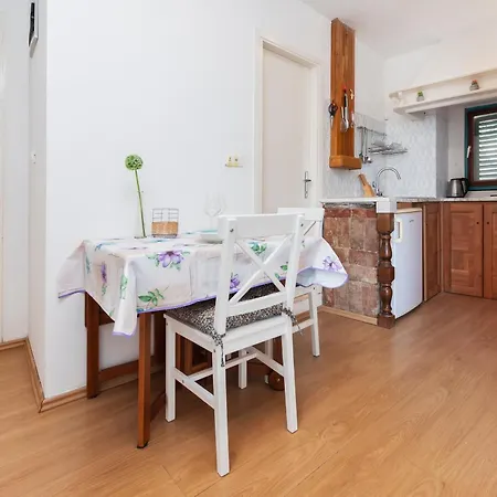 Apartment Stella Marina Sea View Free Parking-2