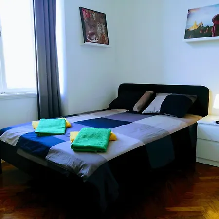 Pula Center Green Park Apartments And Rooms-3