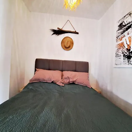 Art Apartment-3