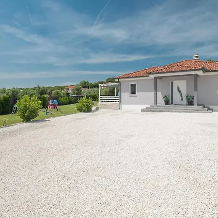 Stunning Home In Pula-3
