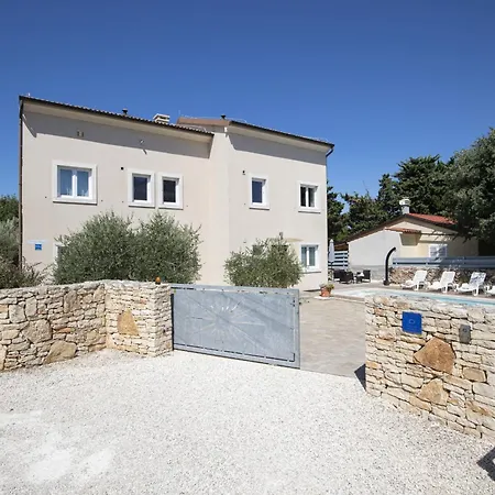 Villa Nocciola With Sea View, Private Pool And Sauna-2