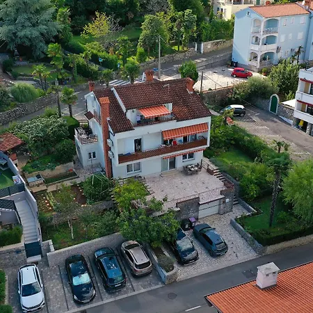 Apartment Amelie-3