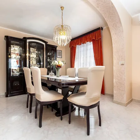 Apartments Divna-2