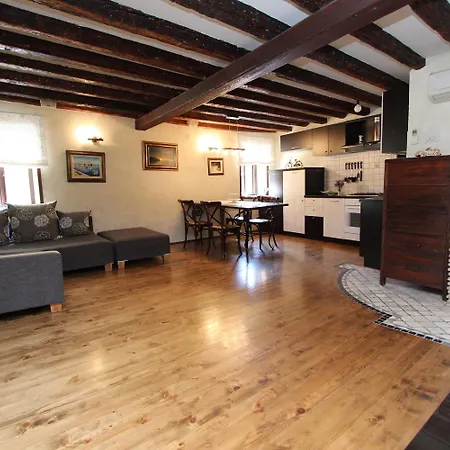 Apartment Midea-3