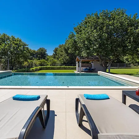 Charming Villa Monte Uliveto With Private Pool In Pula-3