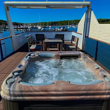 Hausboot Pula - Floating House Water Lily-3