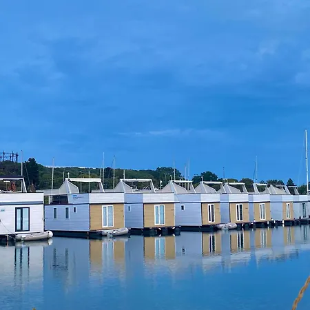 Hausboot Pula - Floating House Water Lily-2