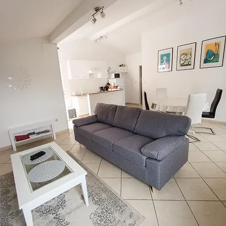 Apartman Eli 2-2