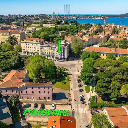 Place To Be - Apartment In The City Centre With Private Parking-2