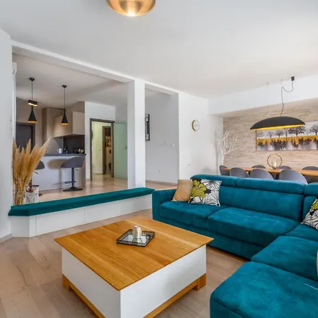Villa Mala-2