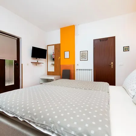 Apartments Erik B&B Adults Only-3