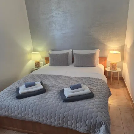 Apartments Lola-2