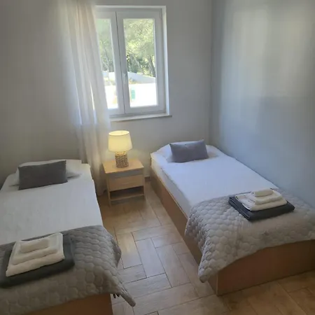 Apartments Lola-3