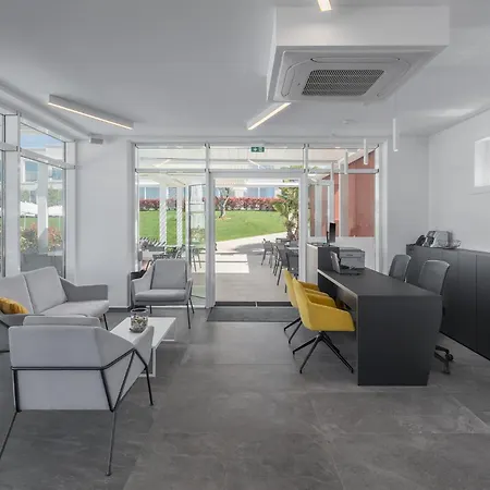 Maj Premium Residence-3