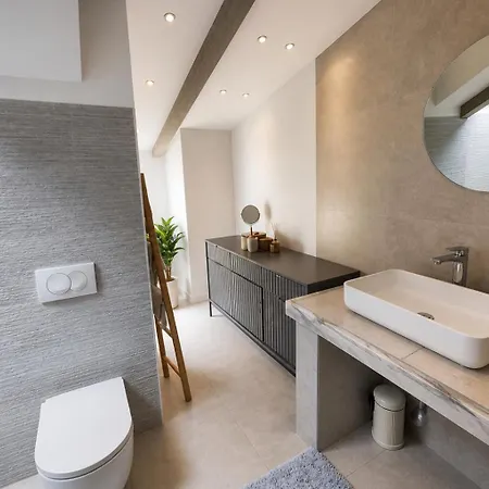 Luxury Apartment Regina-2