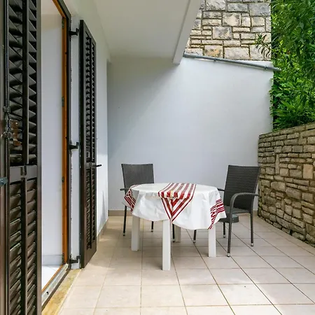 Apartments Pino Rabac-2