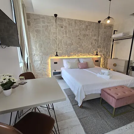 Studio Apartments - Pula City Center-3
