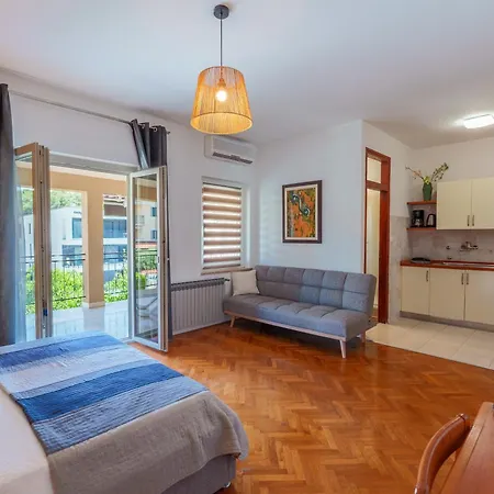 Villa Salvia Rooms And Apartments-2