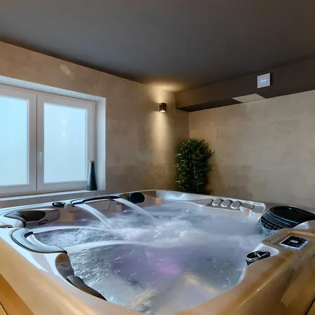 Villa Lovran, Heated Pool And Spa-2
