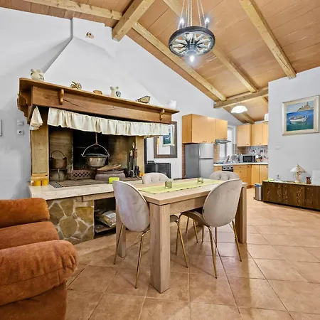 Holiday Home Villa Le Punte-2