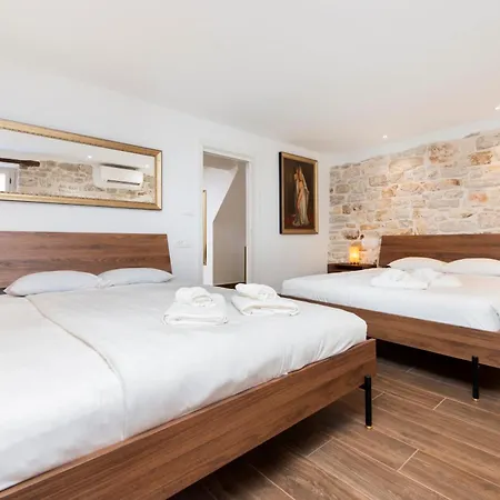 Villa Nea Seaview! Deluxe Apartments In Old Town!-2