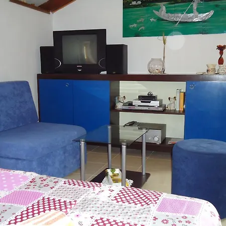 Studio Apartment Nera-2