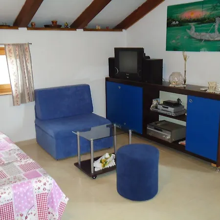 Studio Apartment Nera-3