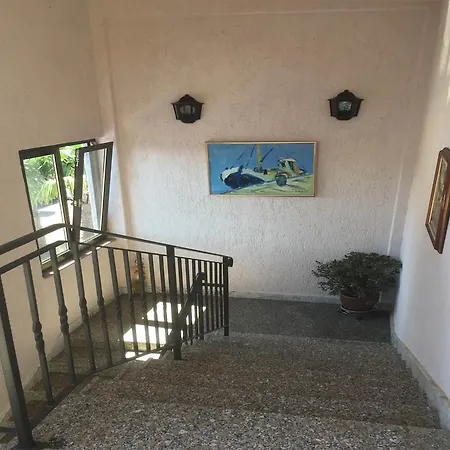 Guesthouse Villa Manda-3
