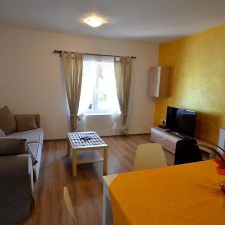 Vanessa House-2