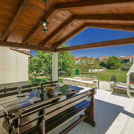Charming Beachfront Holiday Home In Porec-3