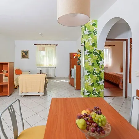 Apartments Neva-2