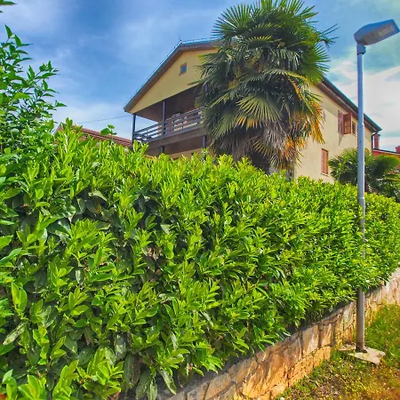 Apartments And Rooms Novigrad 1624-2