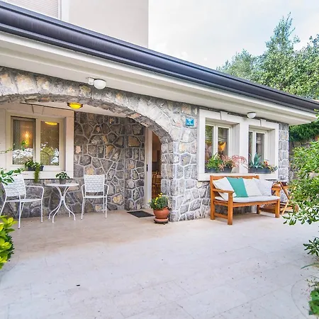 Studio Apartment in Villa Arta-2