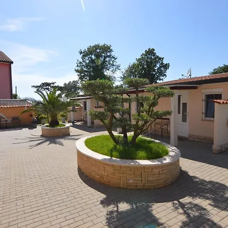 Apartmani Dekovic Materada-2