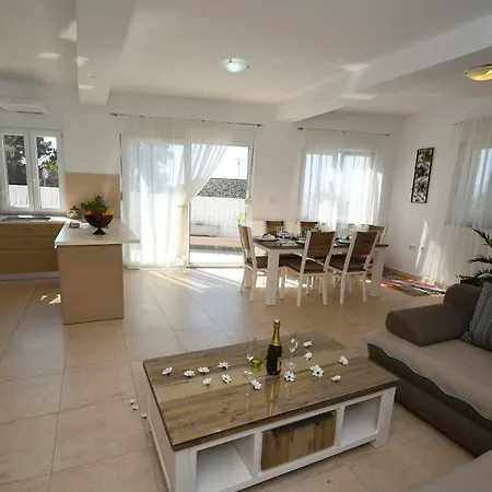 Apartment Libra With Sea View-2