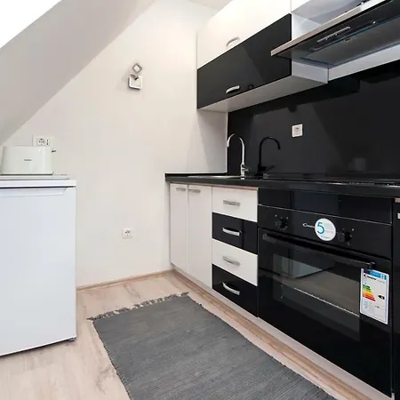 Studio Apartment Magic-2