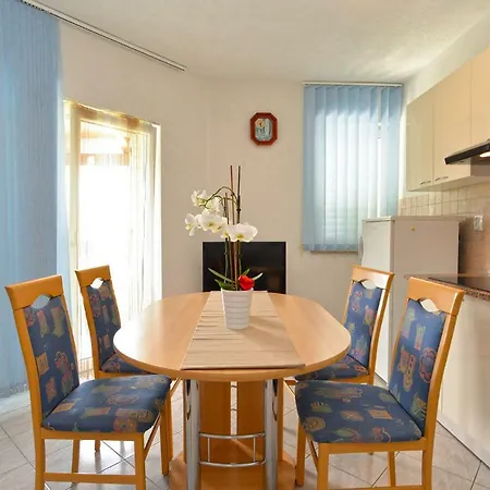 Apartments Mila-2