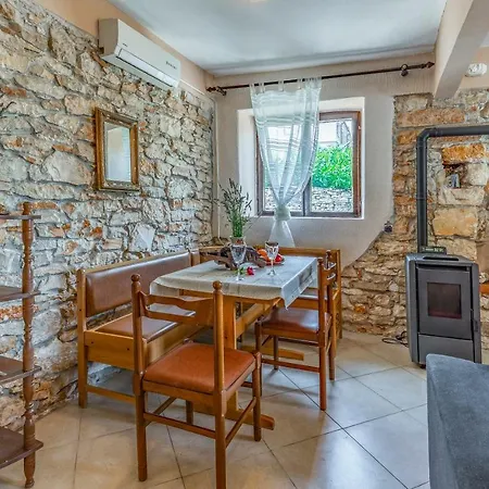 Stone House Histria-2