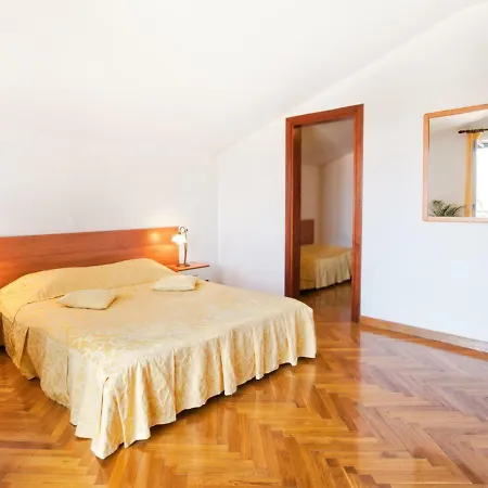 Villa Sveta Eufemija - Bed And Breakfast-3