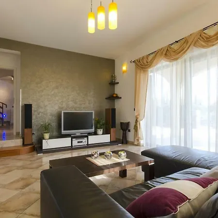 Villa Rose-2