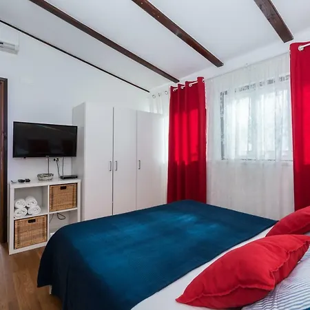 B&B Carmela-3