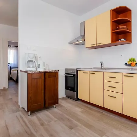 Apartments R-3