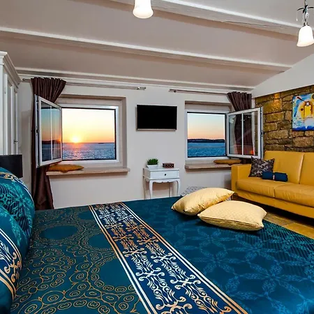 Luxury Studio '936'-3