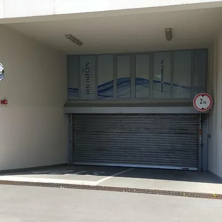 Apartman Vip, With Free Garage Parking-2