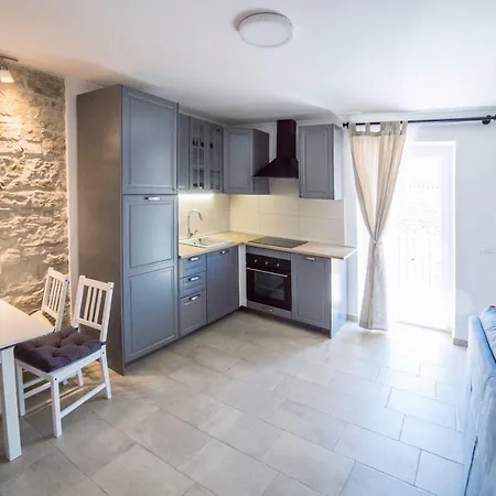 Emma Appartment-2