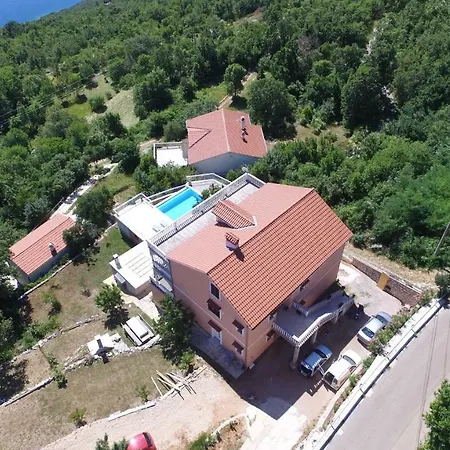 Jovich Apartments 2-2