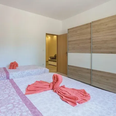 Apartments Klaudija-3
